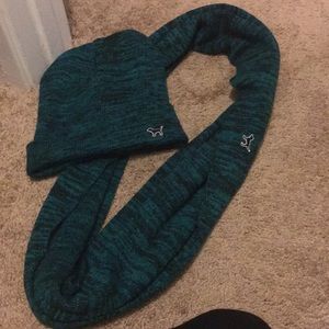 Scarf and hat set from PINK